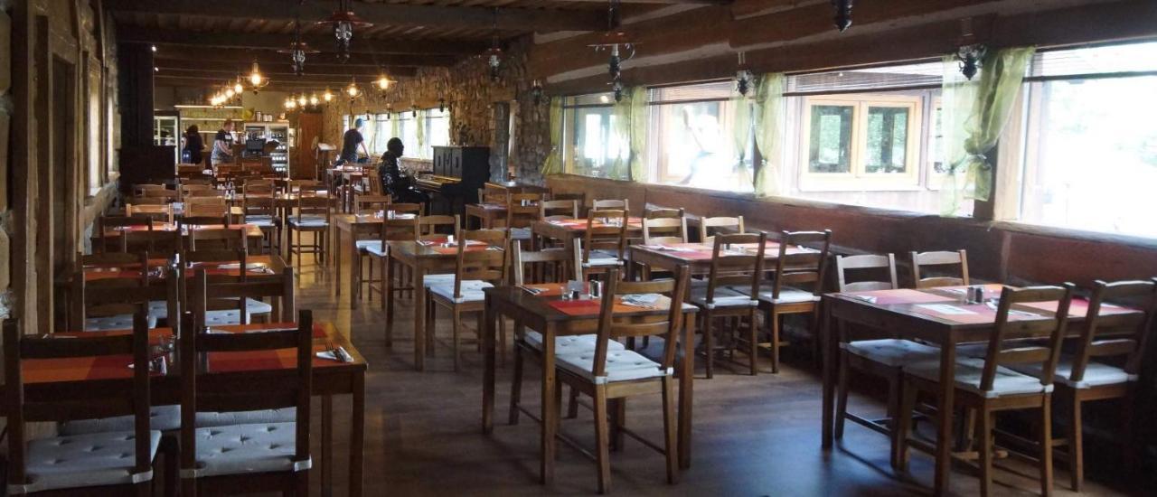 Seberak - Ubytovani V Chatickach A V Luxusnich Stanech Prague Extérieur photo